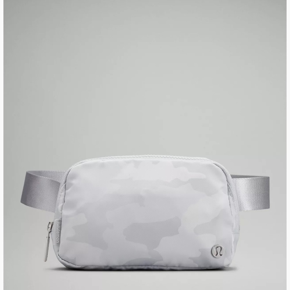 Lululemon Everywhere Belt Bag (New Version) - Heritage 365 Camo Starlight Multi